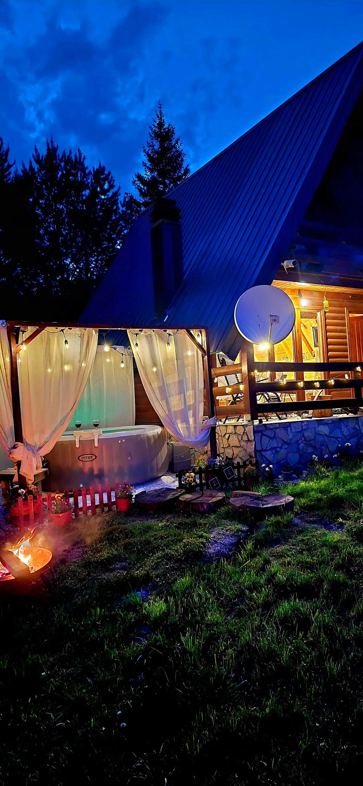 Cozy Forest Hut near Sarajevo with outdoor hot tub