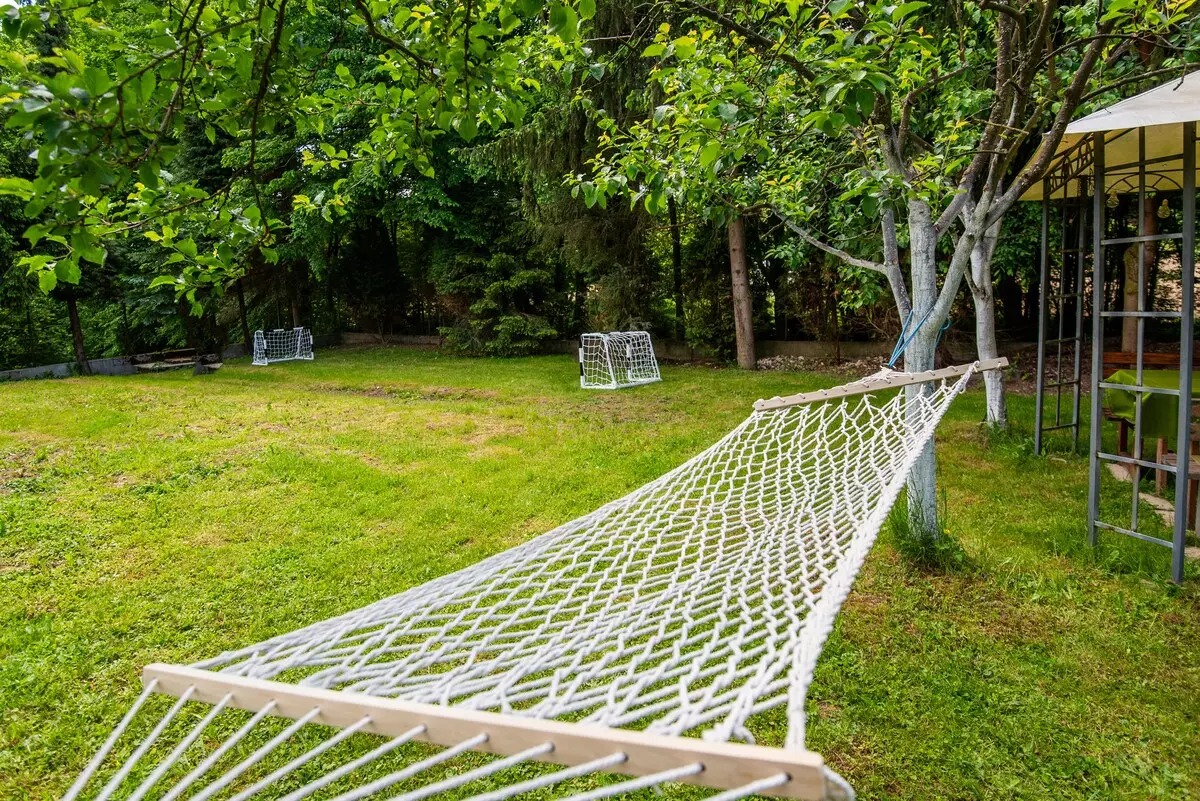 6BDR Holiday Nest - Green Aris