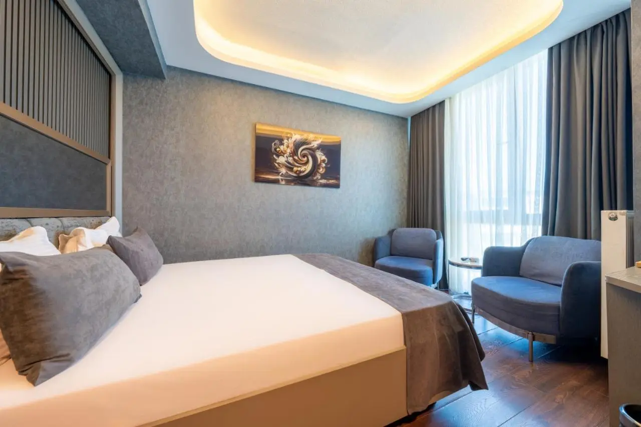 216 Eagle Palace Suite