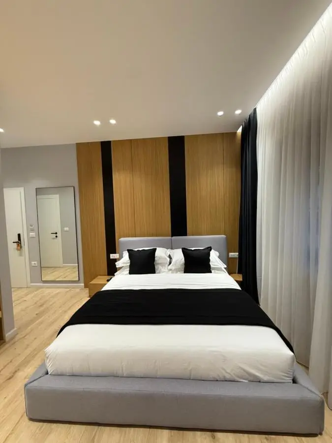 4 Rooms Tirana