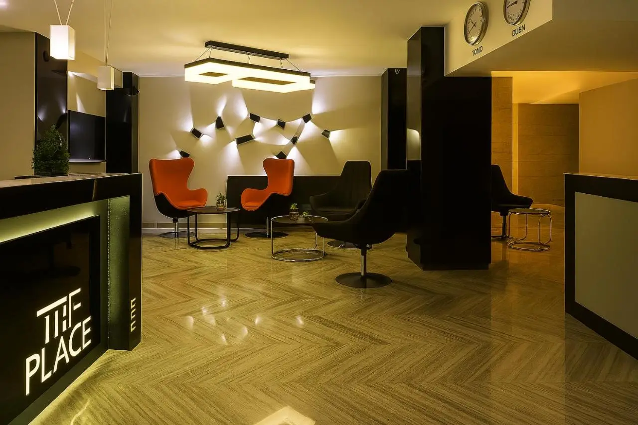 The Place Suit & Apartments