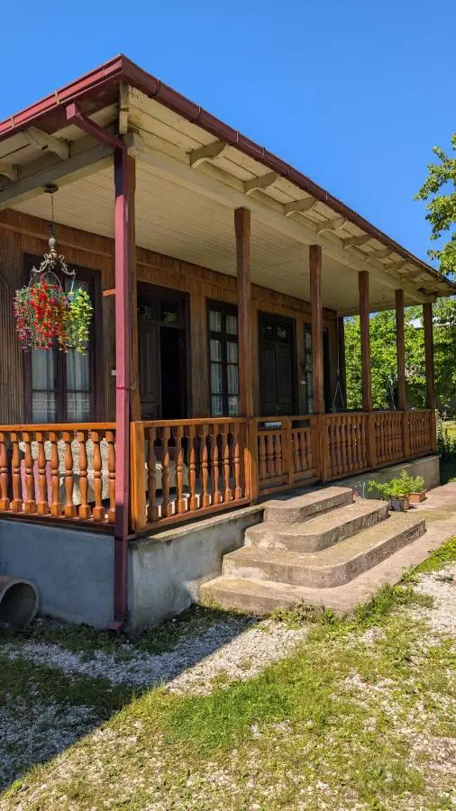 Martvili Guest House OASIS