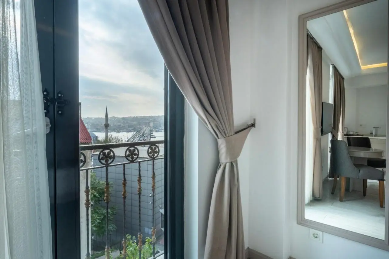 Perla Galata Hotel