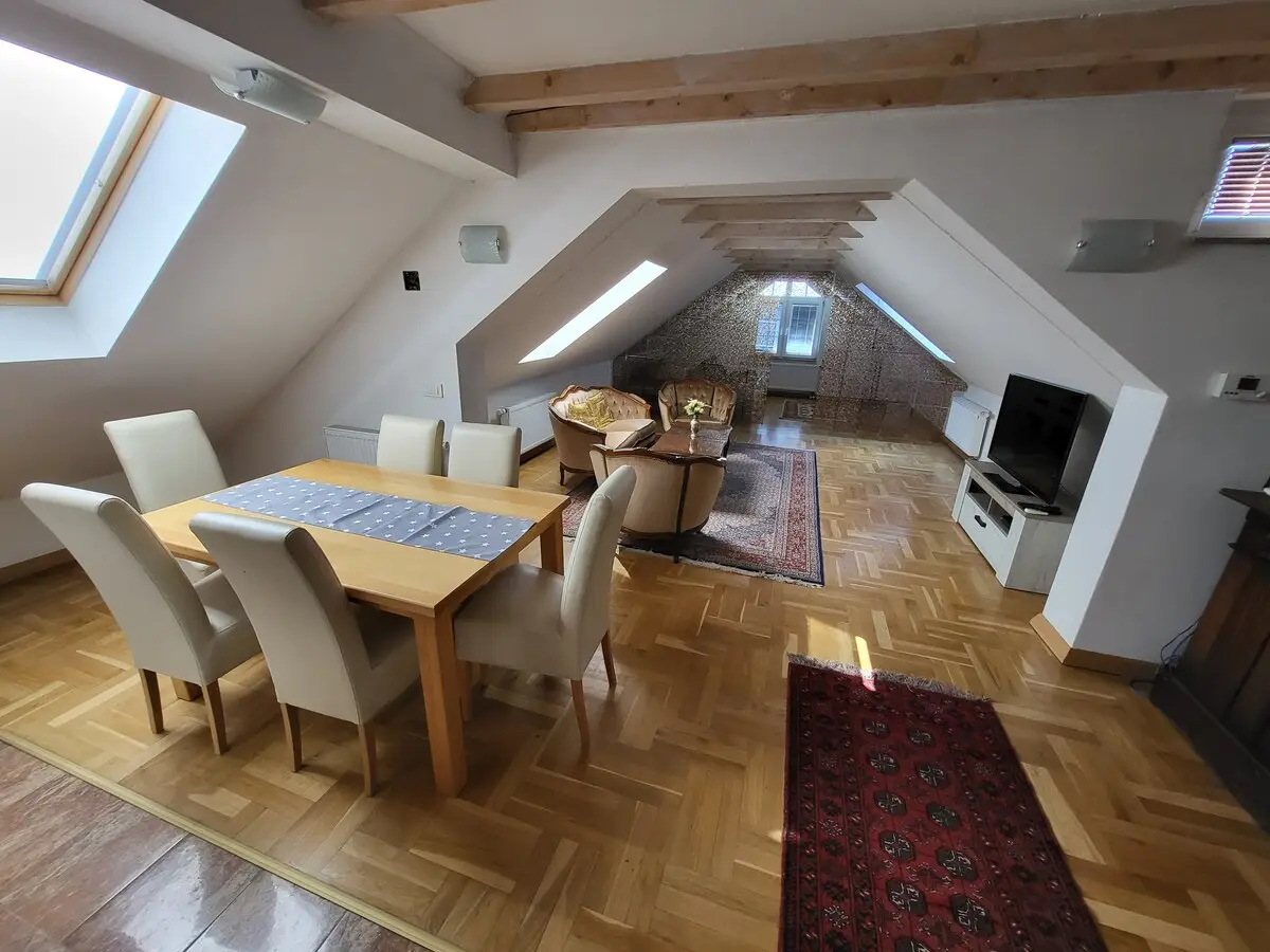 Superior 2   106m2 Apartment A/C free Parking