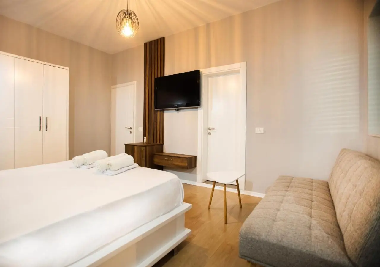 Blloku 4BR Duplex w BBQ Terrace - Central Tirana
