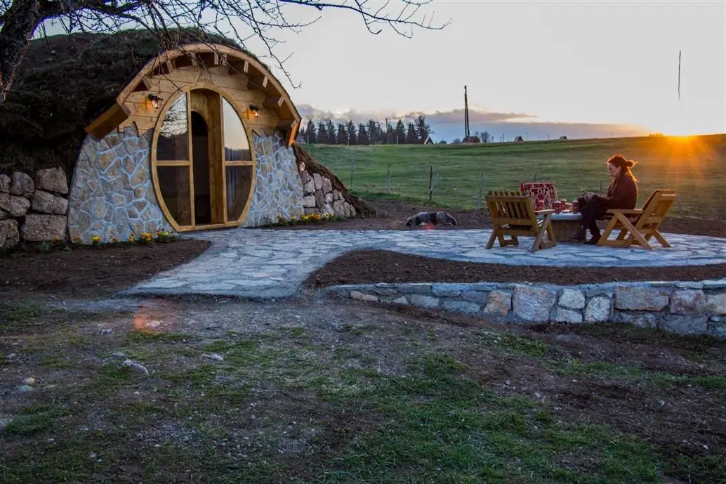 Mountain bungalows and a Hobbit House - Jazavčije Rupe