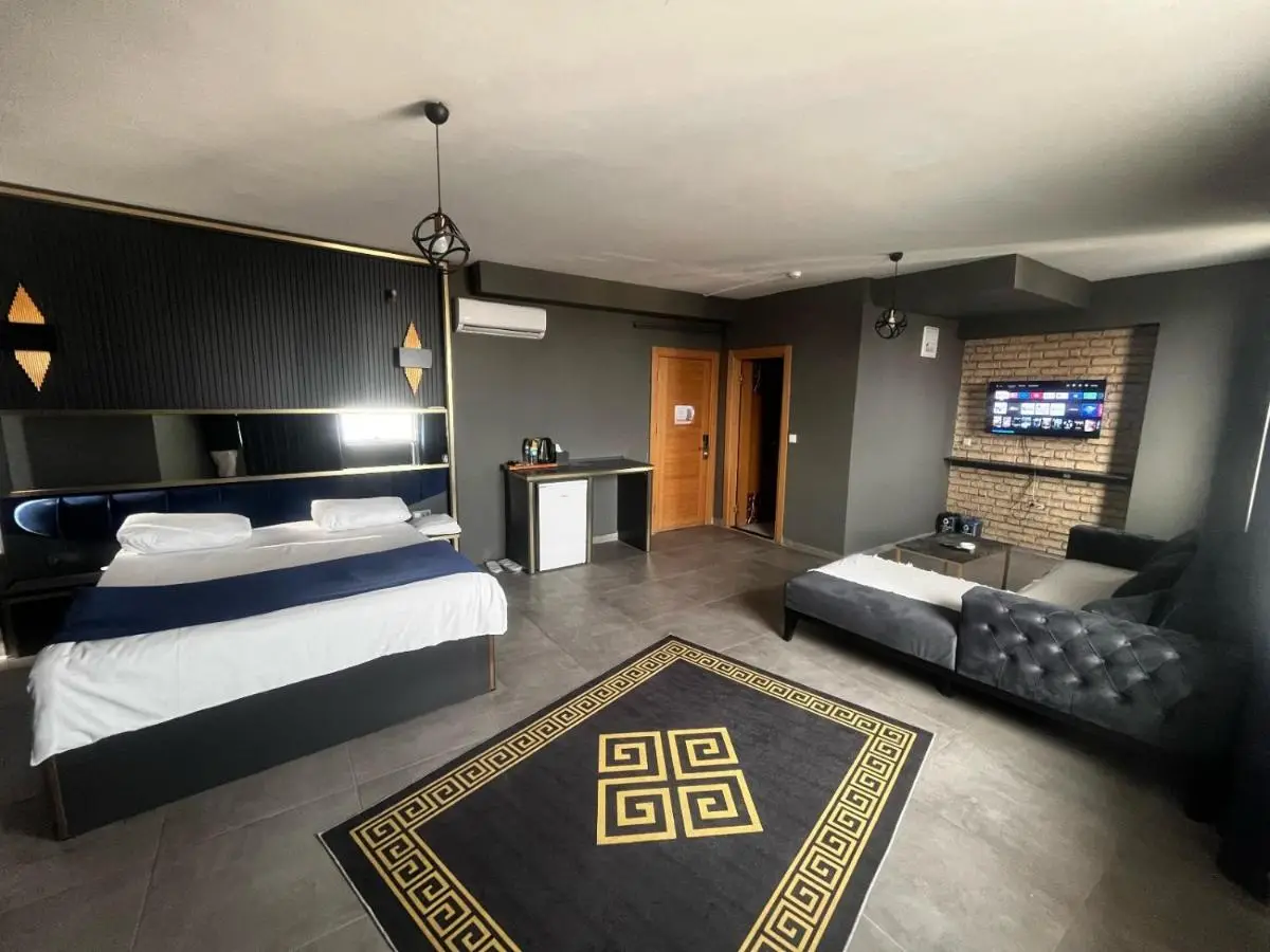 216 Hill Suites