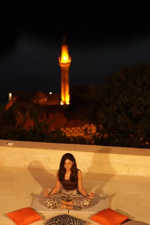 CEVHER KONAĞI