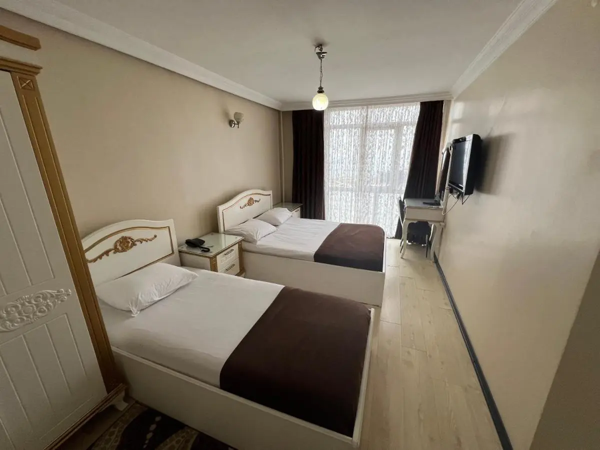 Şeref Hotel