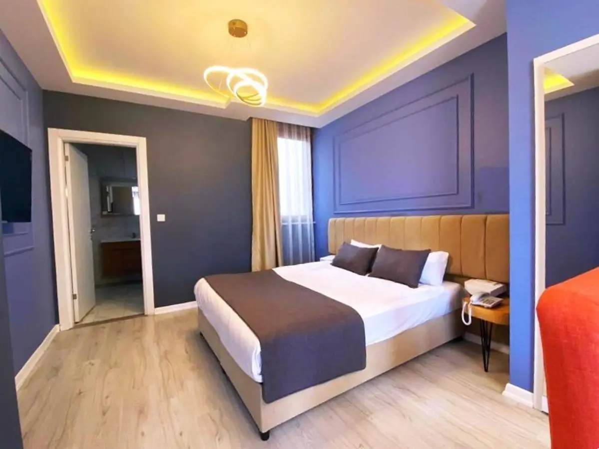 Taksim Square Leon's Hotel