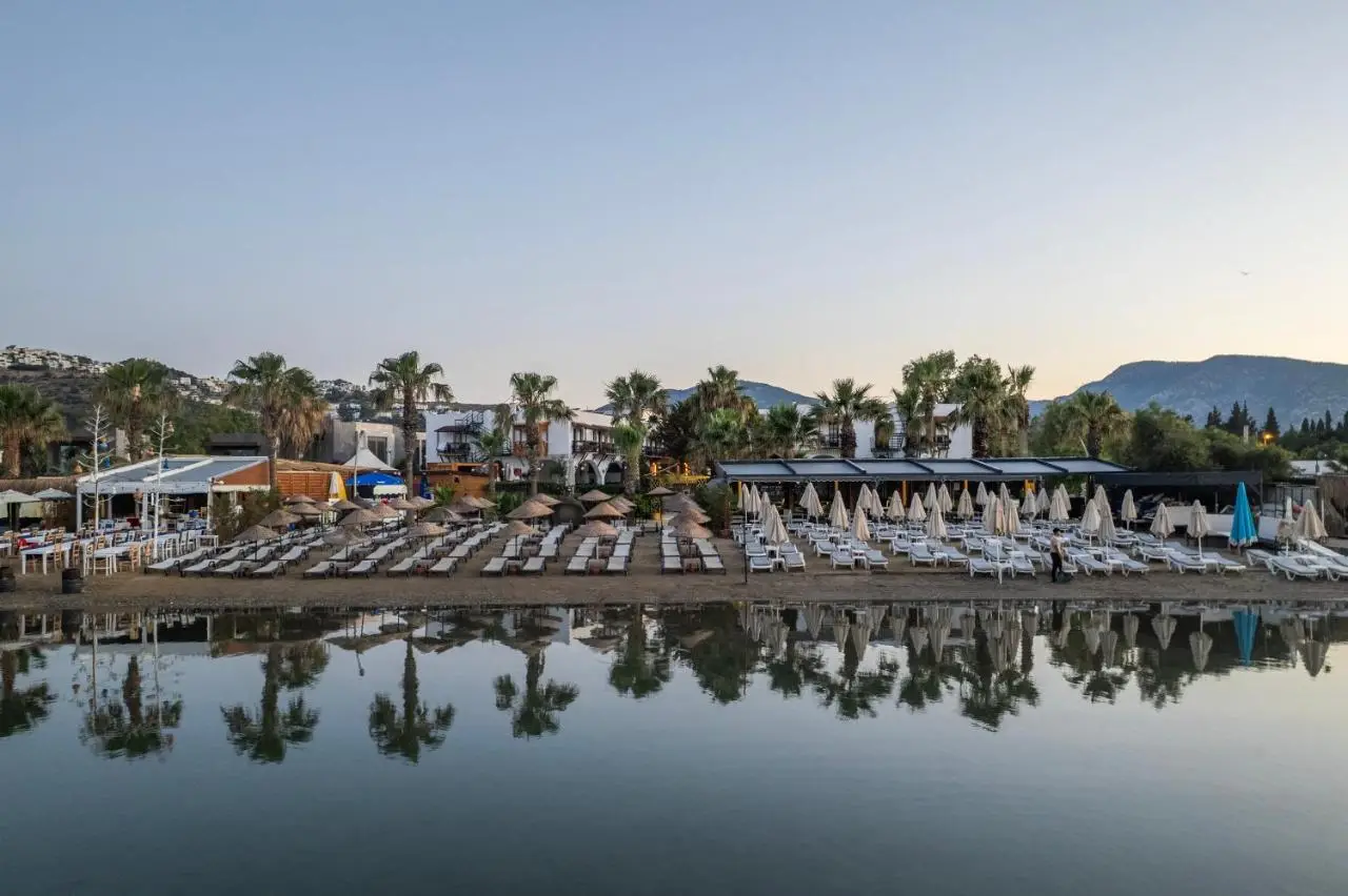 Costa Bitezhan Beach Hotel