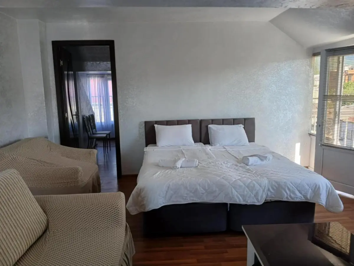 mano guest house
