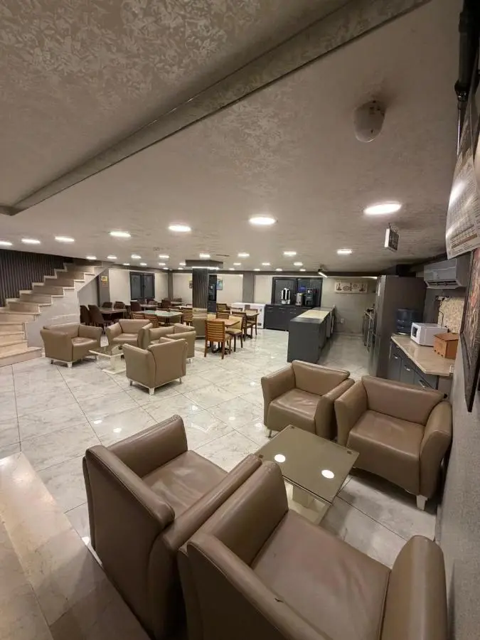 Grand Ahi Hotel