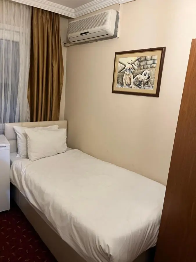Paris Hotel
