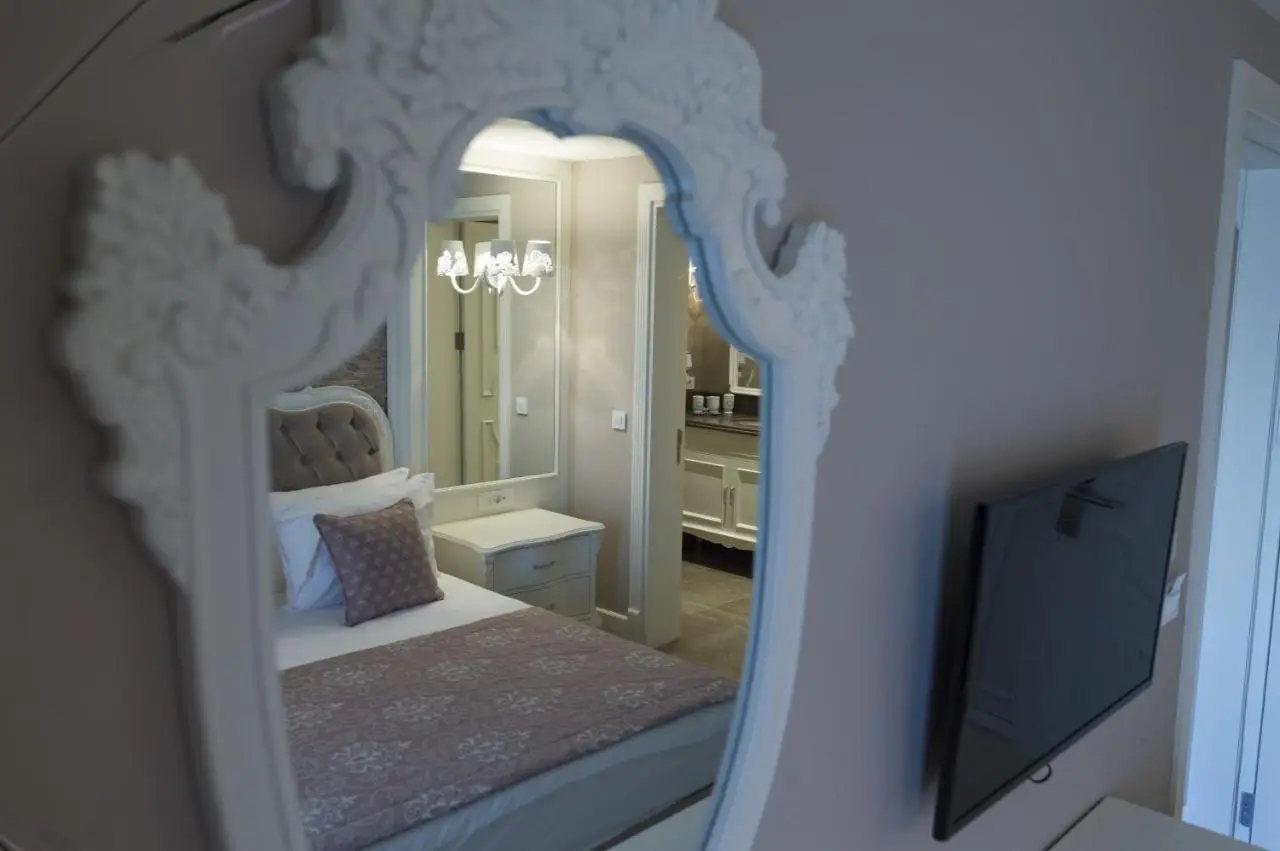Ena Boutique Hotel & Residences