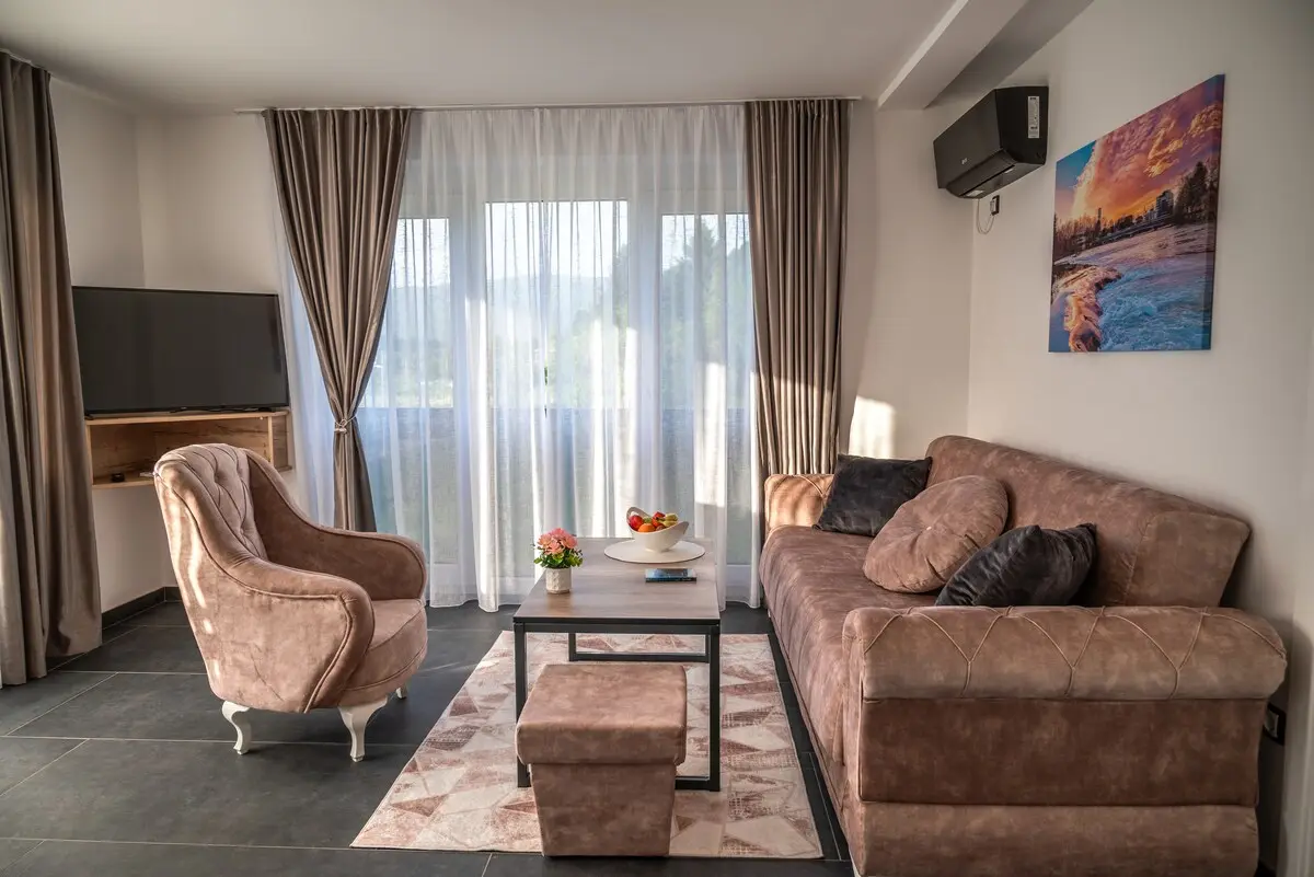 Chic 1BDR Apt - Free Parking
