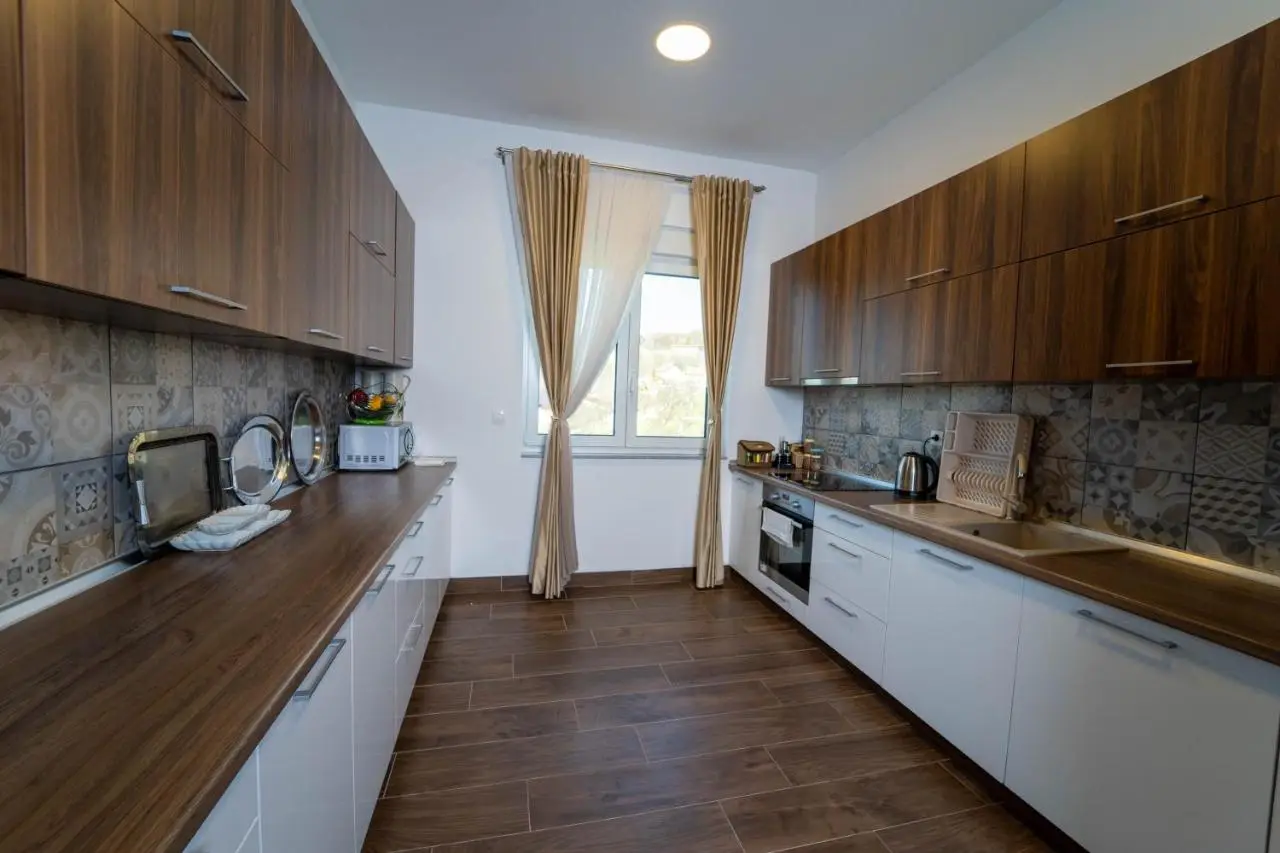 Al Hayat Apartments