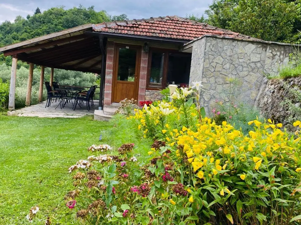 Unaqua Apartments