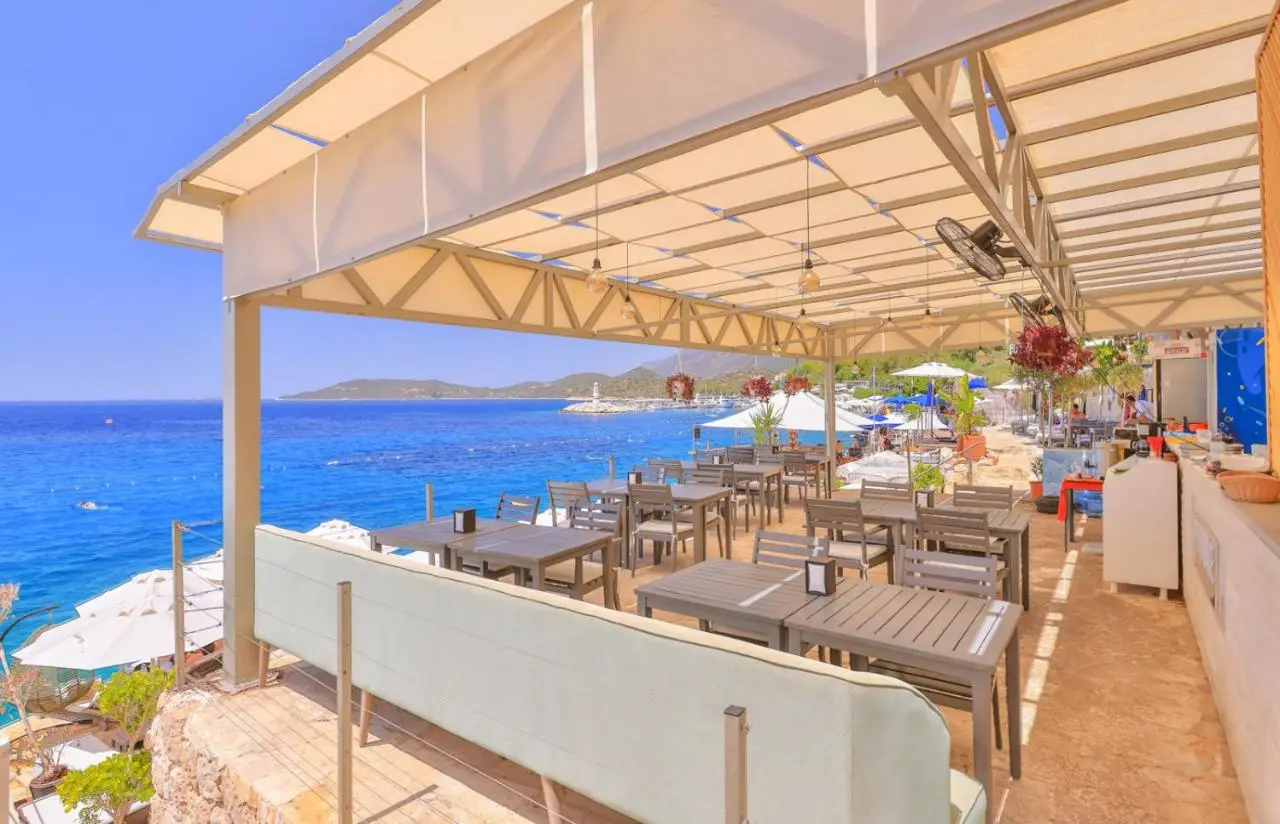 Hera Hotel