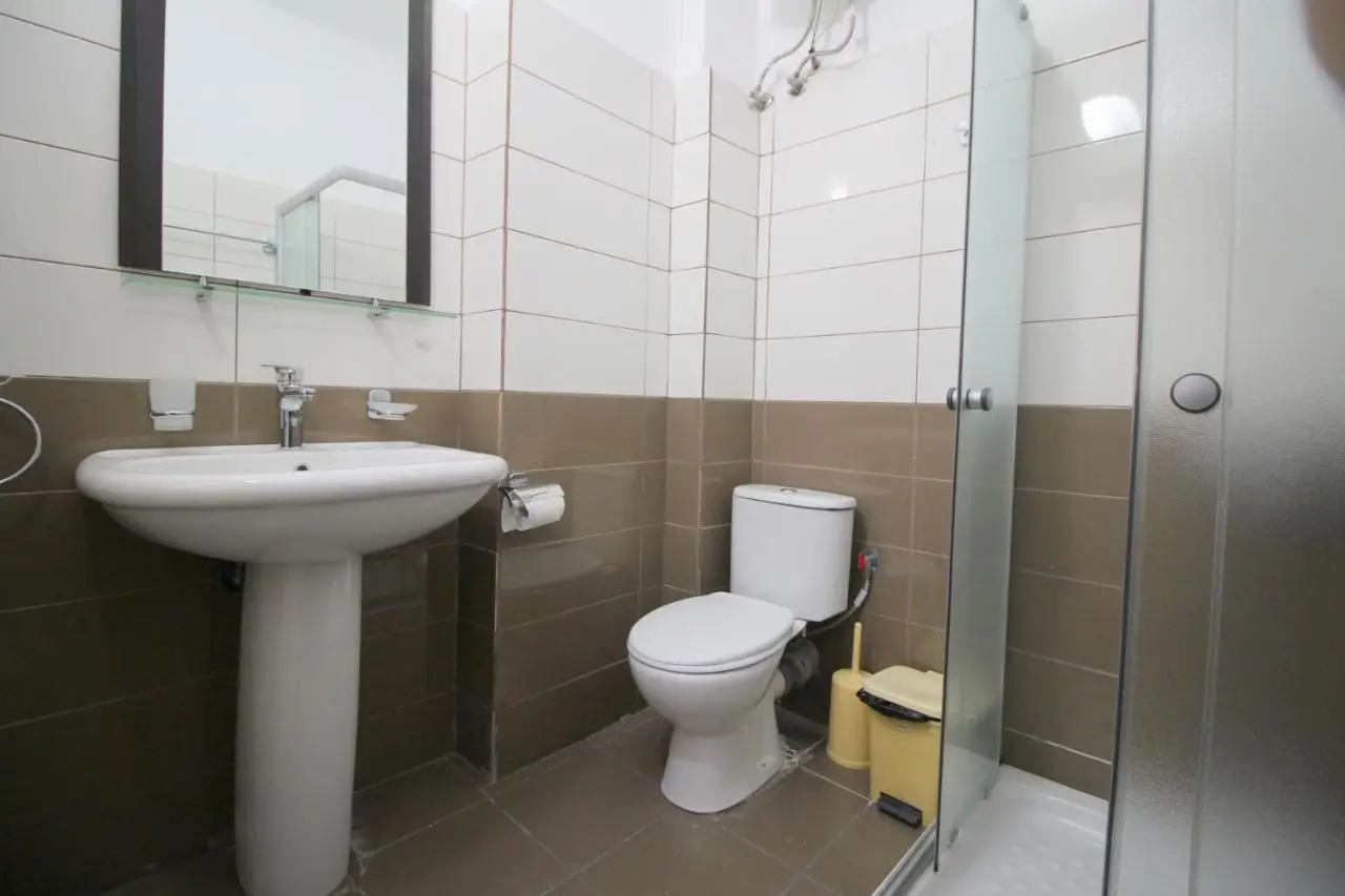 July Seaview Apartments