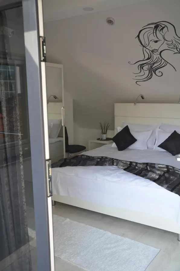Rooms Villa Downtown