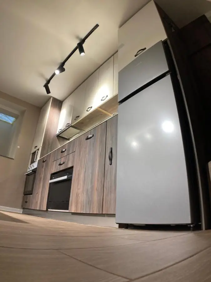 A cozy and comfortable semi-basement apartment