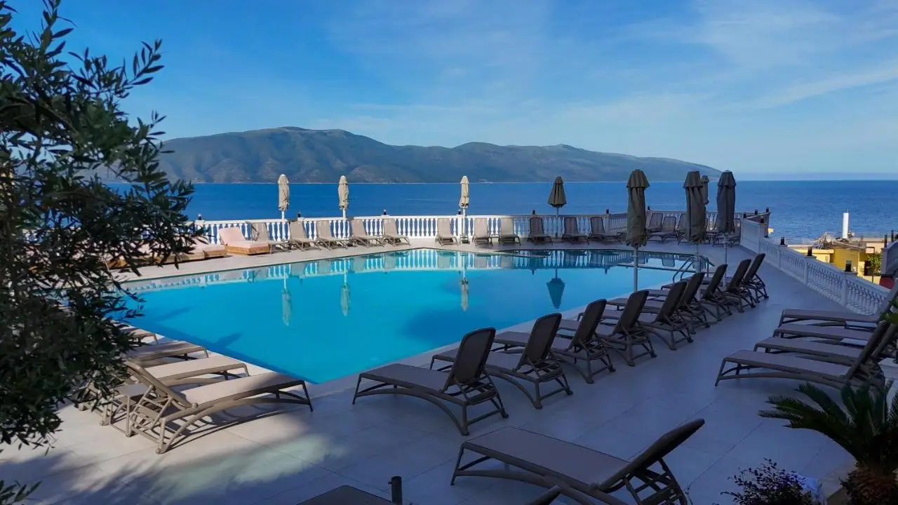 Toto Hotel & Apartments