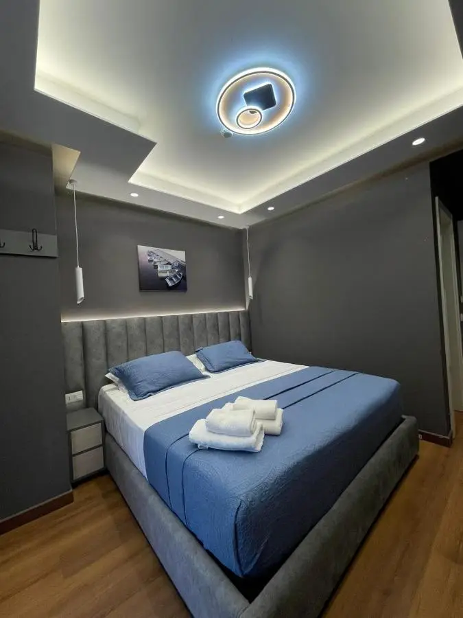 Peaky Hotel