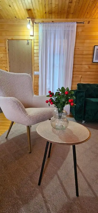 Nadiaa Wood House