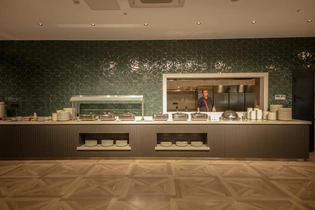 V Center Hotel
