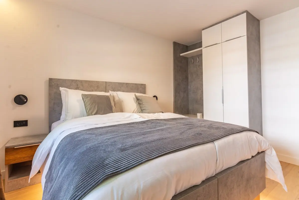 LOVELY one bedroom apartment 1