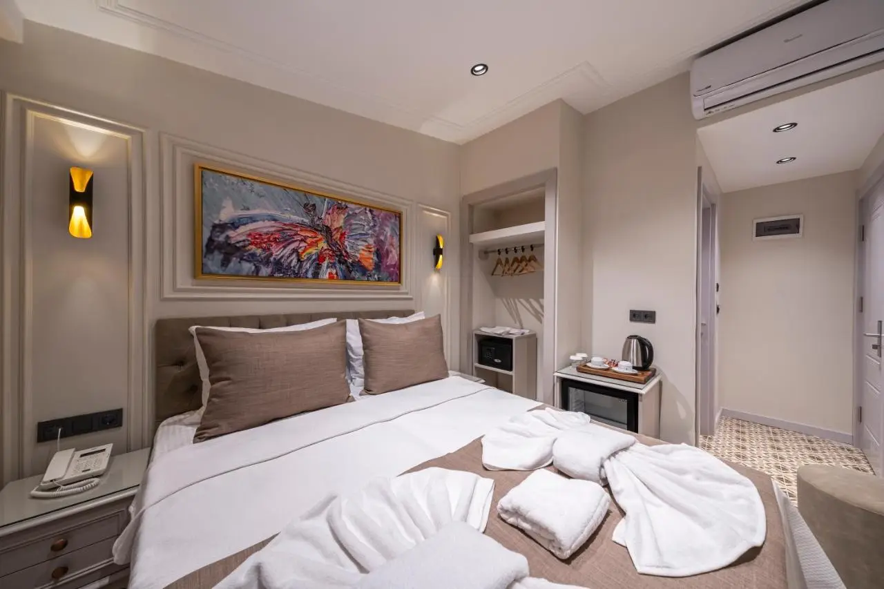 Pera Luna Premium Hotel