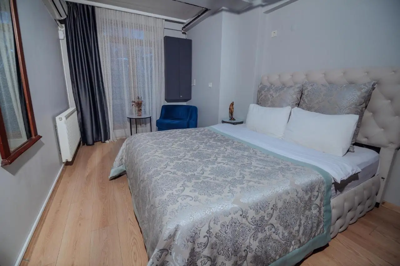 White Moon Suites