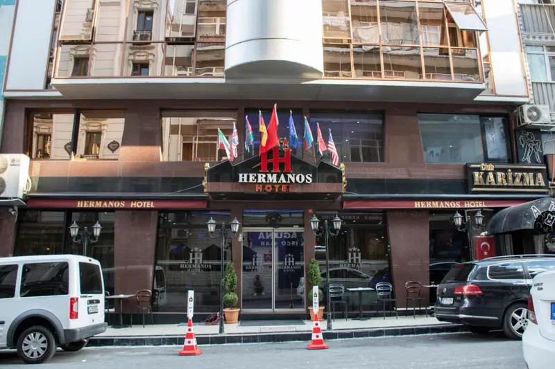 Hermanos Hotel