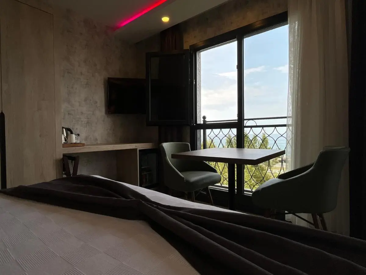 Avni Bey Otel