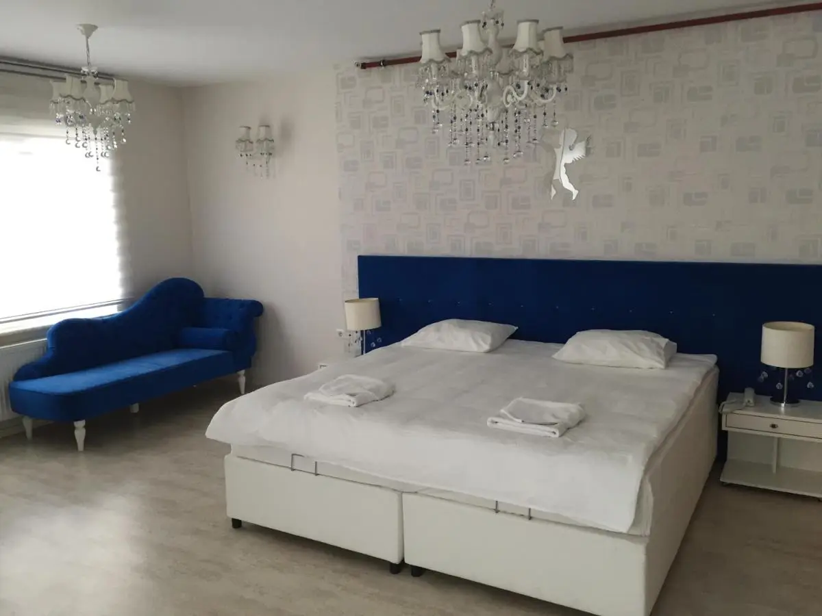 Airport Residence