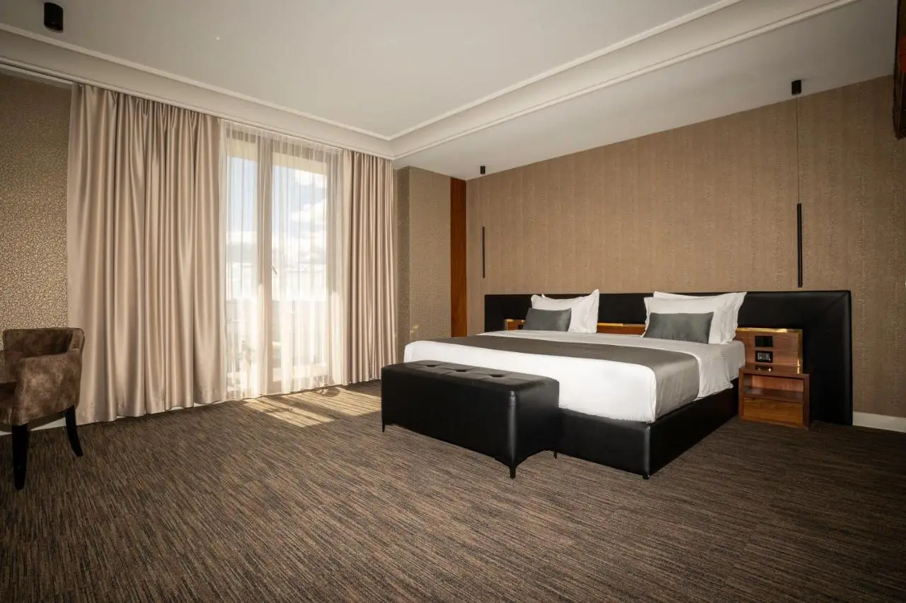 Select Hill Resort