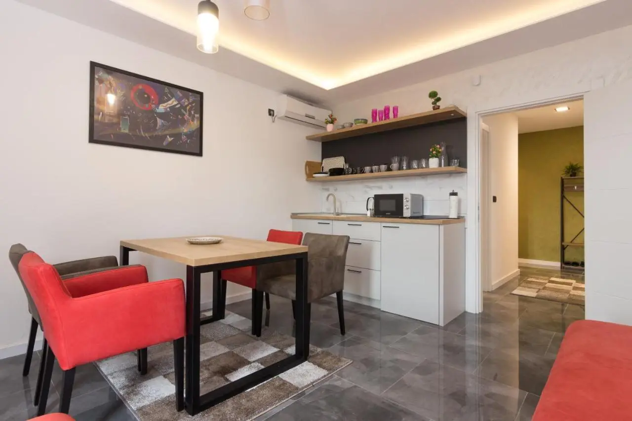 Deluxe Feliciano Apartments