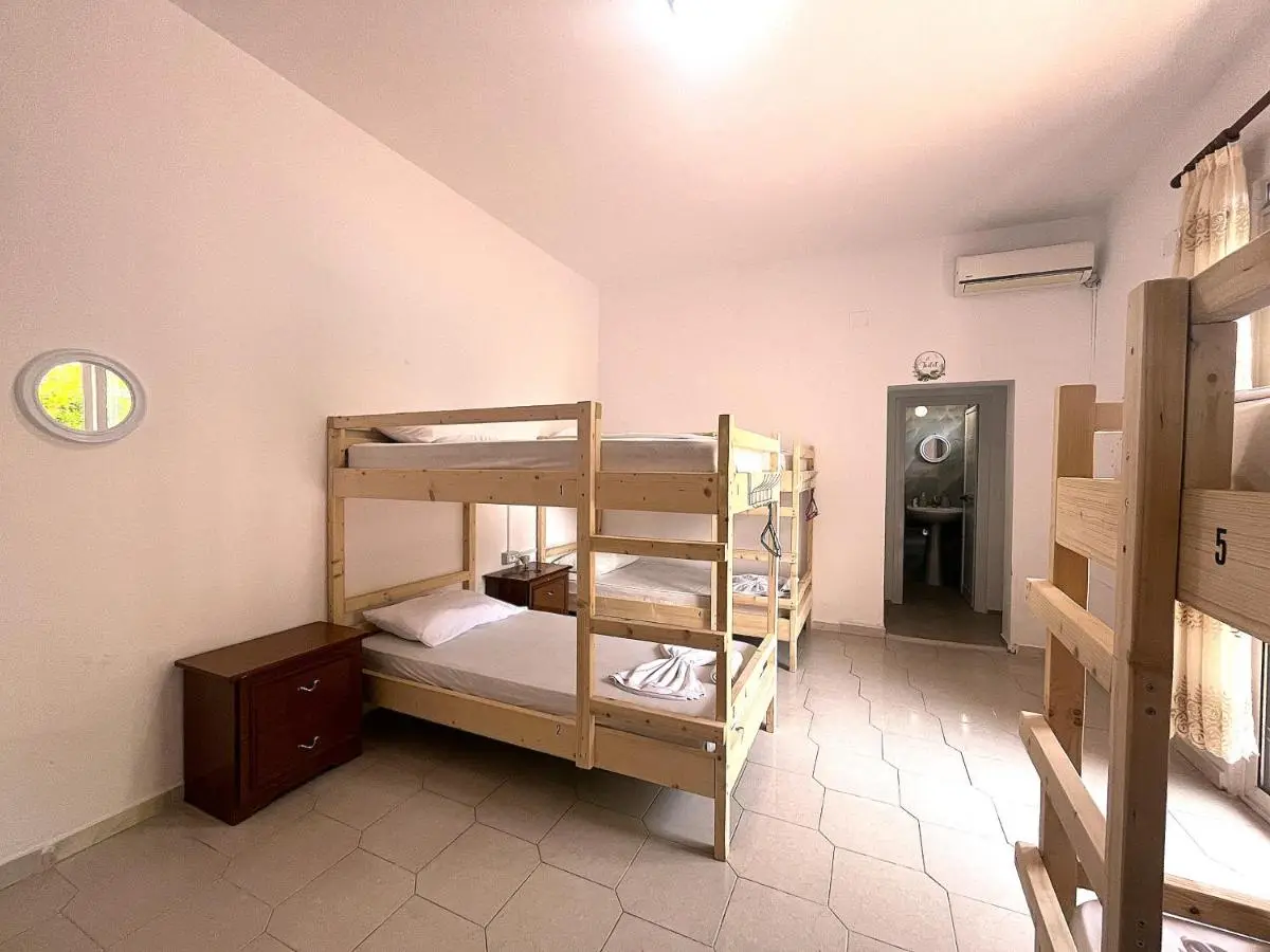 Old Beach Vlora Hostel