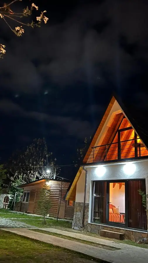 Windmill Shkodra Gesthouse Camping & Grill