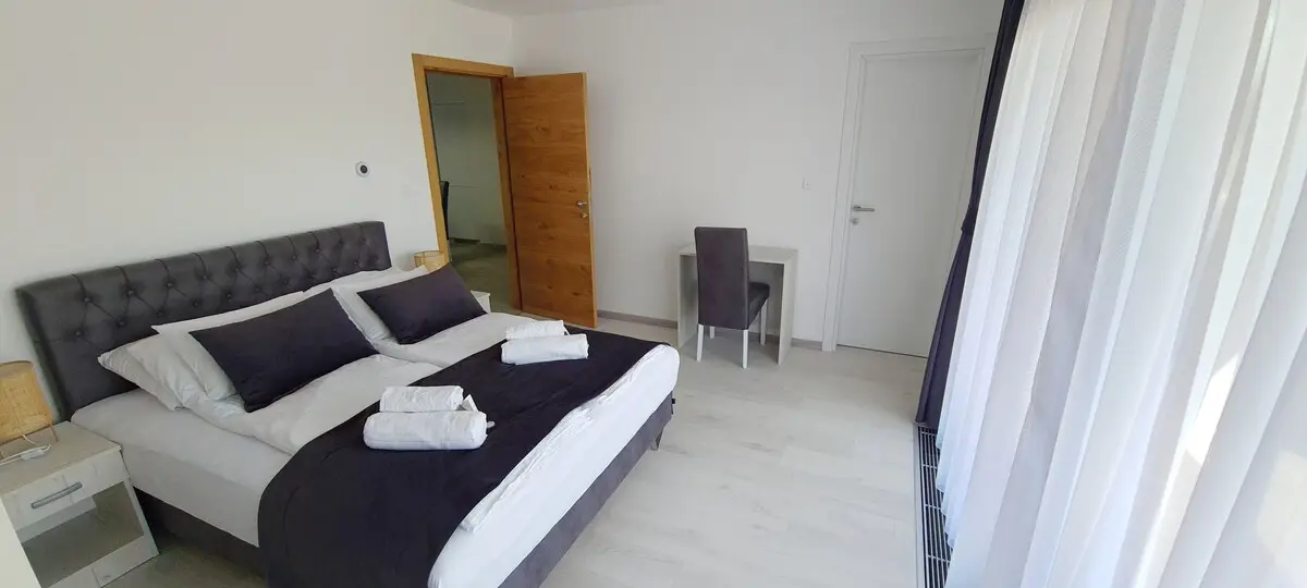 Apartment, 4BDR, shared pool