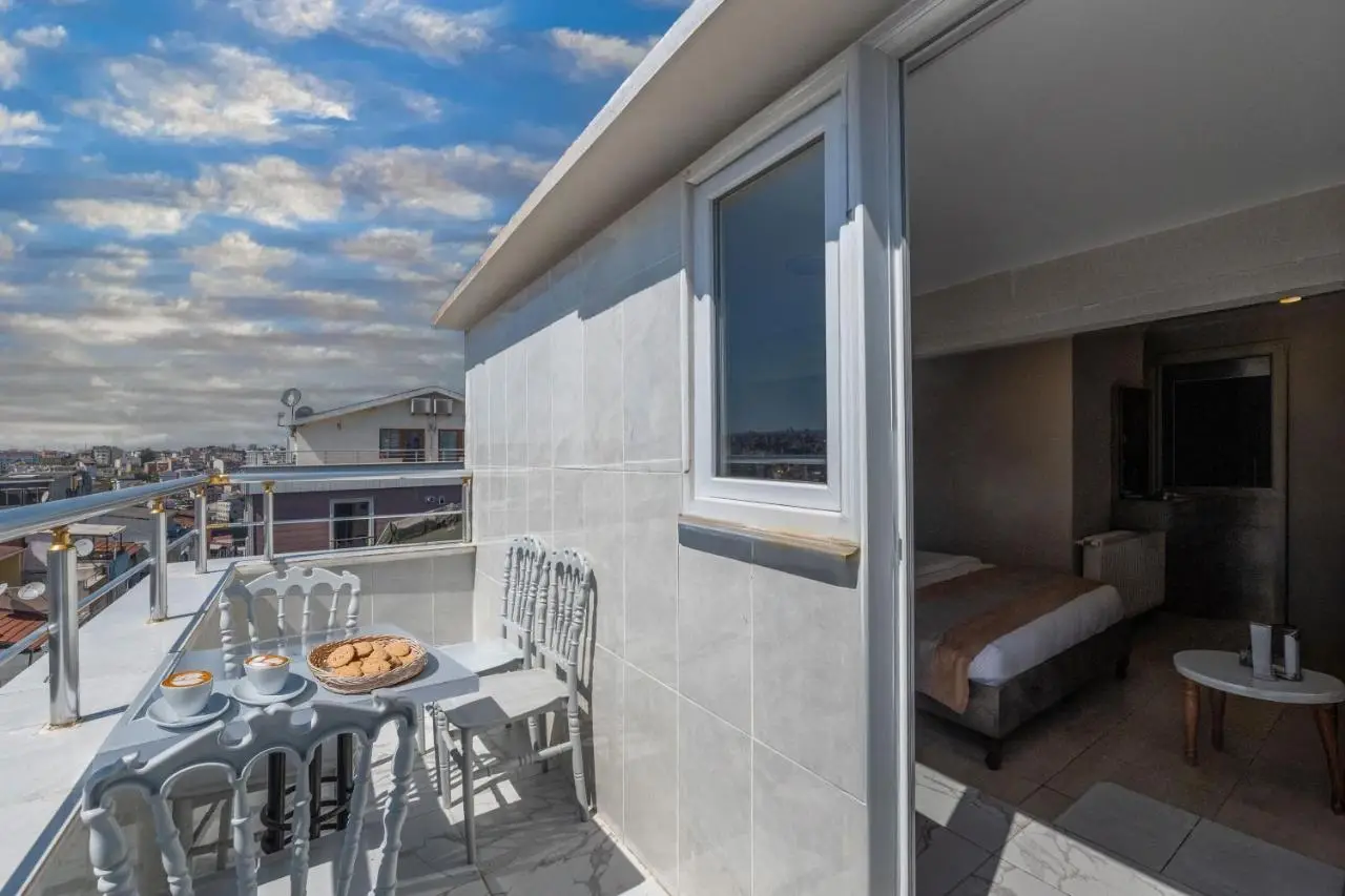 BiRAND SUiT HOTEL