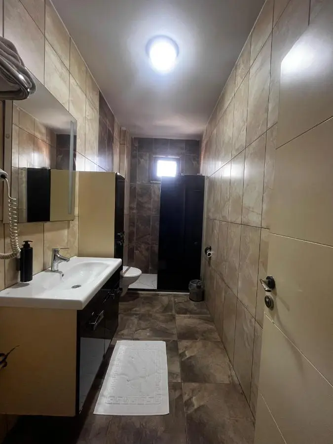 216 Hill Suites