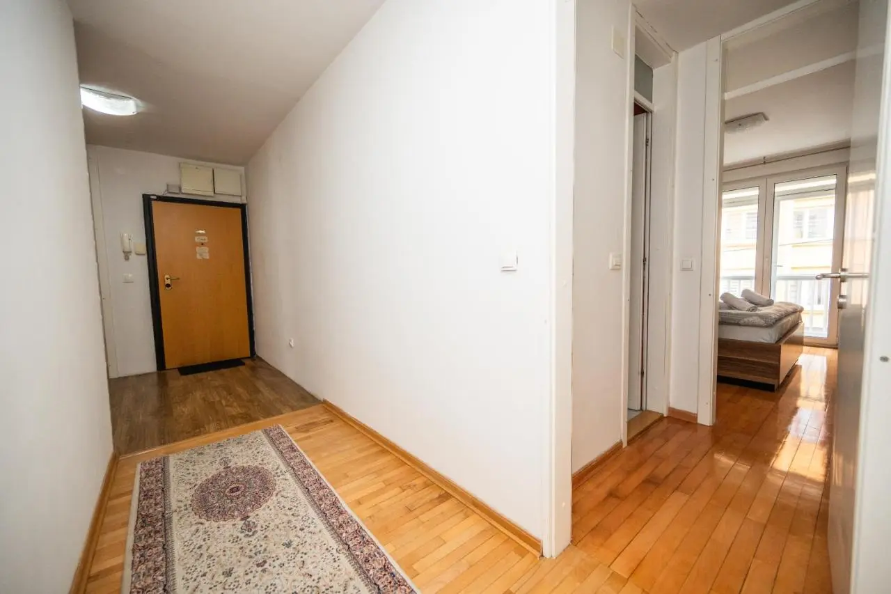 Spacious & Modern Apartment in the City Centre