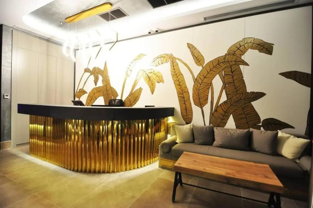 Bright Lovely Modern 2BD25 Condo PoolGym! #220