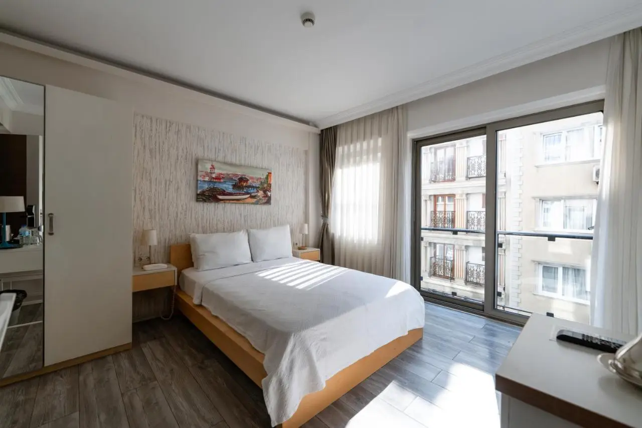 Elanaz Hotel