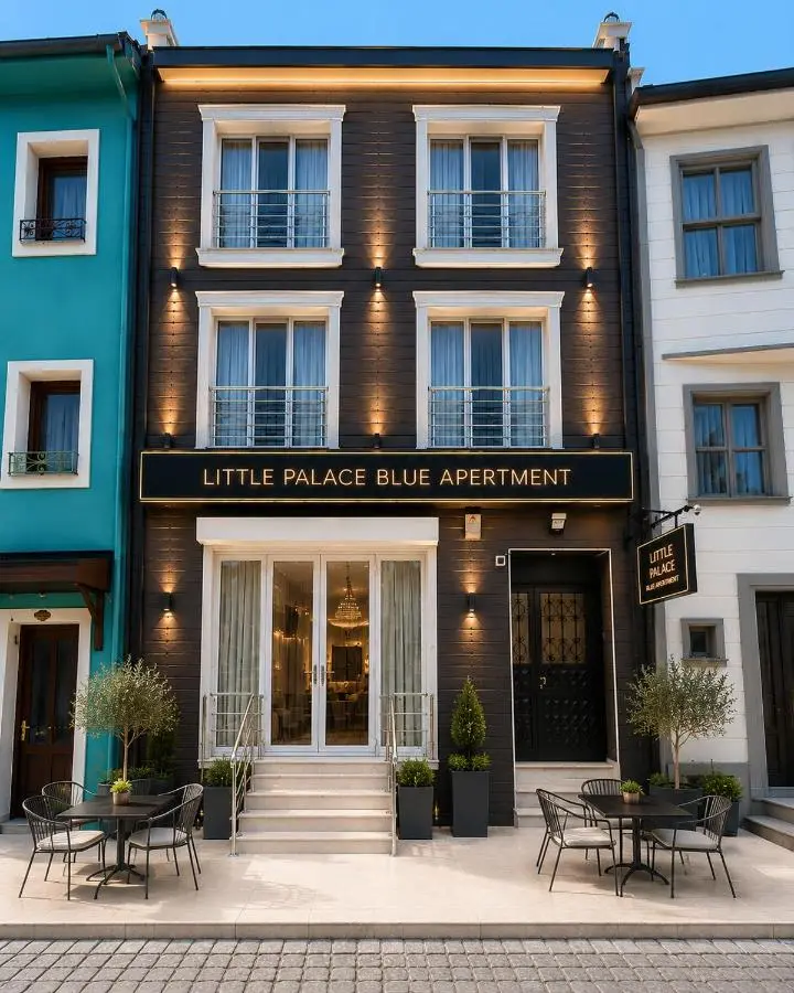 Little Palace Blue Apartment
