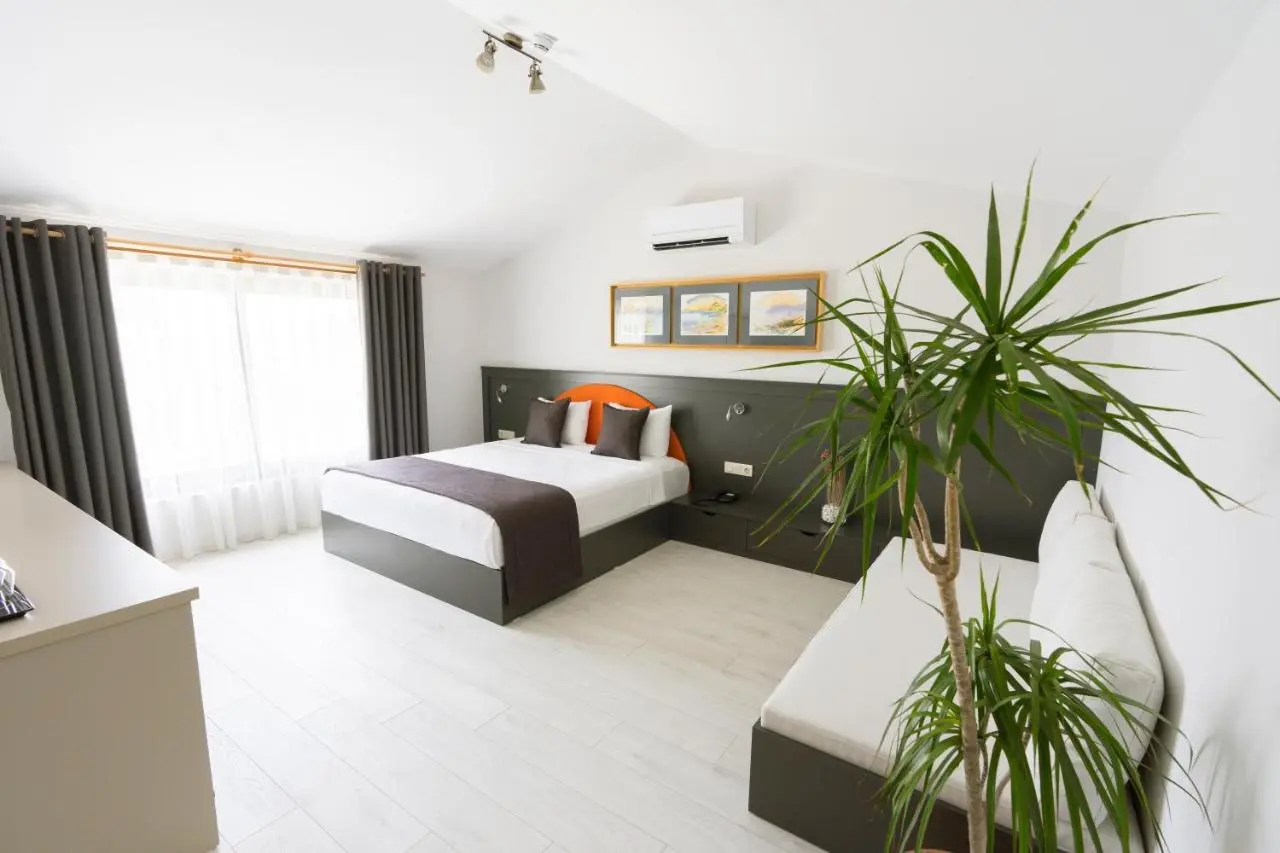 WEST HOUSE EXCLUSIVE HOTEL