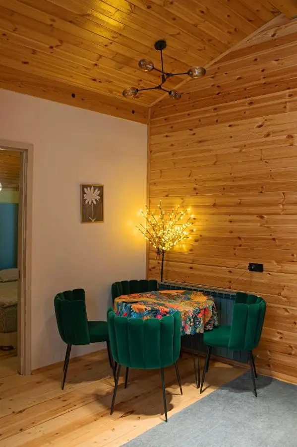 Cozy Wooden House near Gudauri