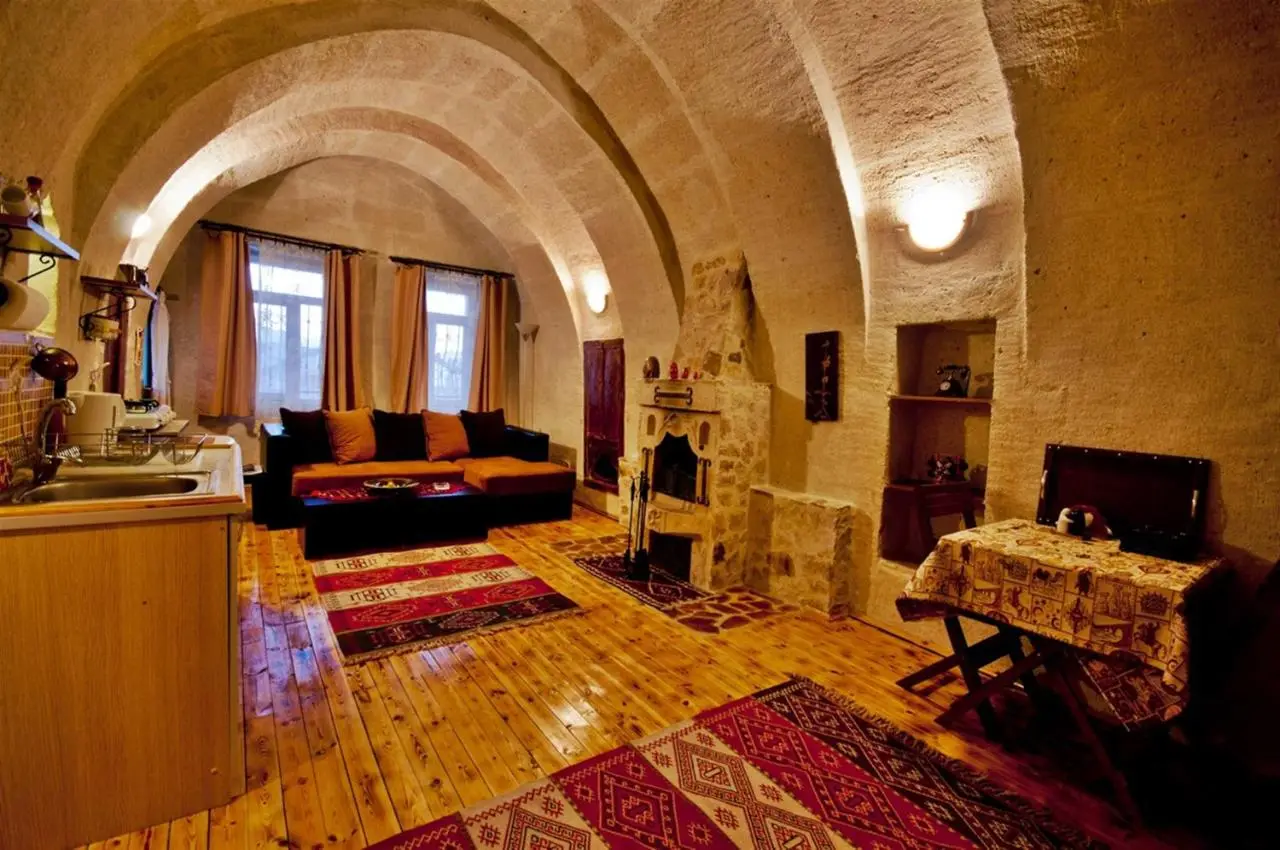 Adanos Konuk Evi